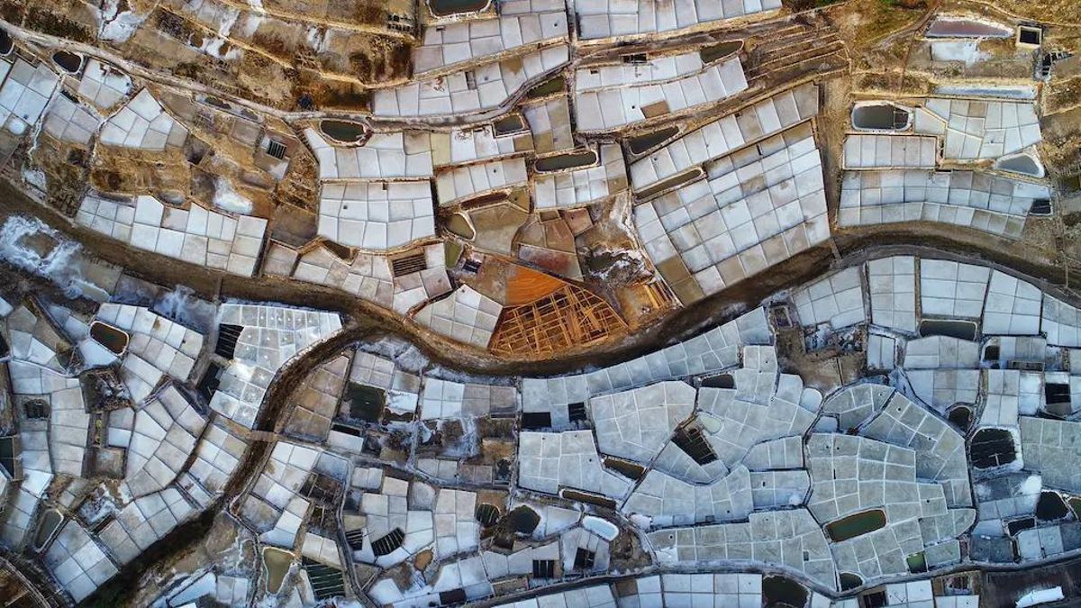 Valle Salado de Añana, desde el aire.