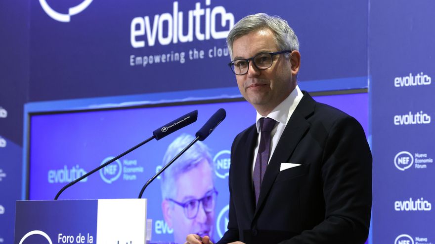 El comisario europeo de Asuntos de Interior y Migración, Magnus Brunner, interviene este lunes en Madrid en un desayuno informativo del Foro de la Nueva Economía. EFE/ Zipi Aragon