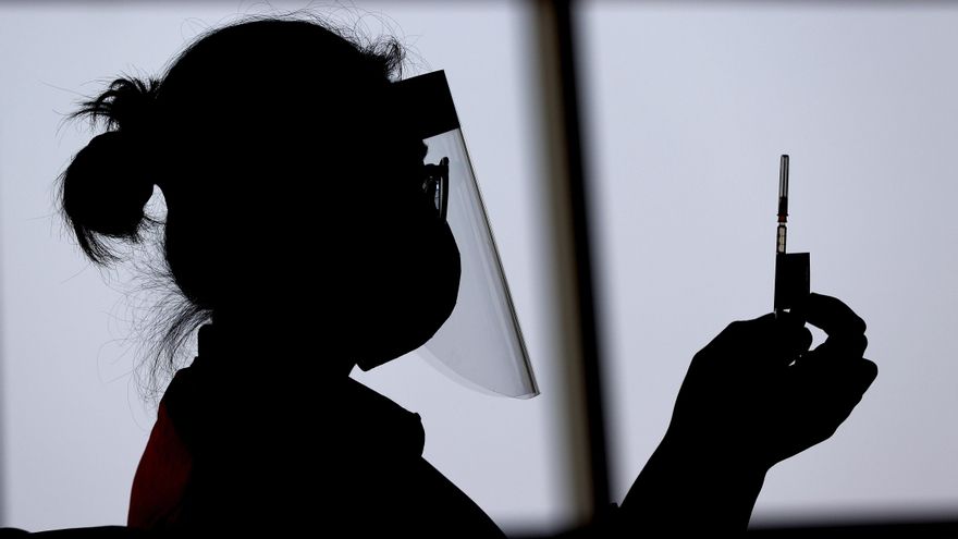 Enfermeras al borde del colapso: “Este trabajo es mi vida, pero me planteo muy seriamente dejar la profesión”