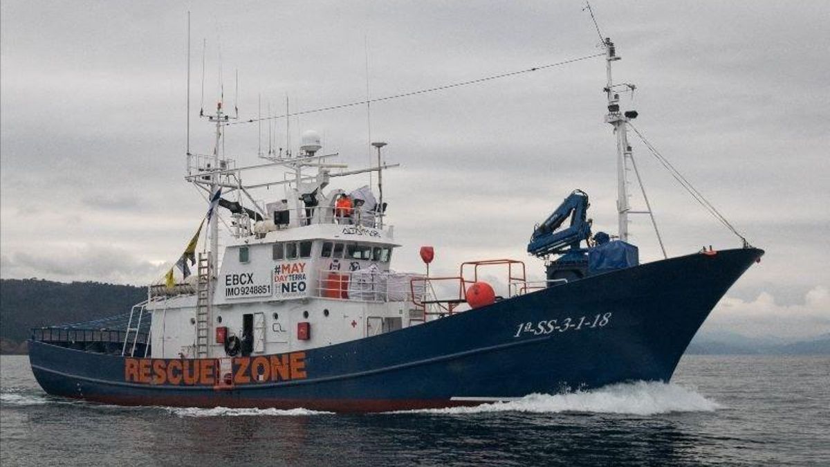 El Aita Mari pide permiso para zarpar en misión humanitaria hacia el Mediterráneo