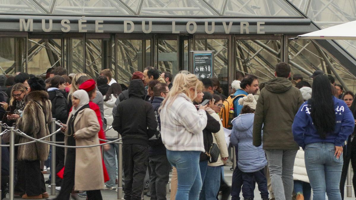 Los ladrones del Louvre lograron escapar de la policía con unos 30 segundos de ventaja