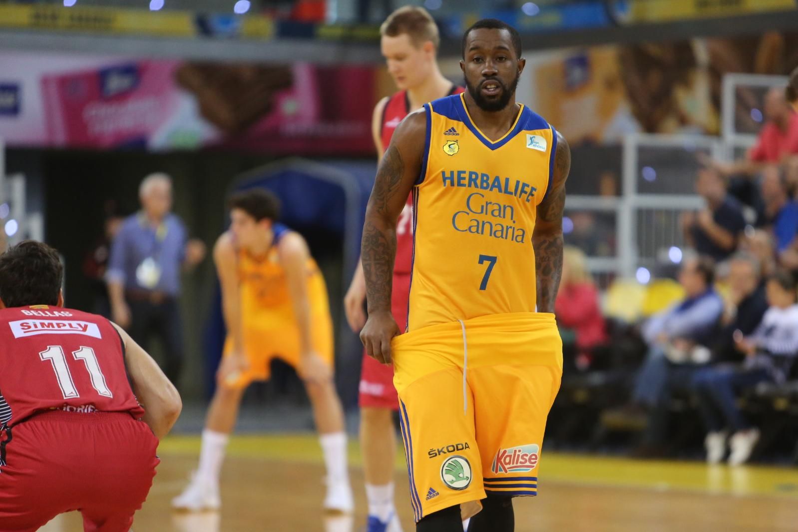 Imágenes del encuentro entre el Herbalife Gran Canaria y el Tecnyconta Zaragoza. Alejandro Ramos.