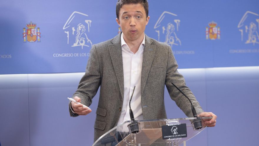 El líder de Más Páis, Iñigo Errejón, durante una rueda de prensa posterior a la Junta de Portavoces, a 27 de febrero de 2024, en Madrid (España).