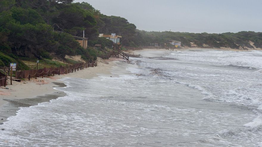 Temporal en la playa de Ses Salines, Ibiza.