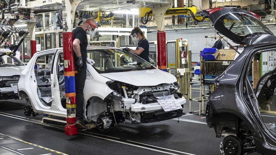 Las ventas de coches en Francia vuelven a subir por vez primera en 3 meses.