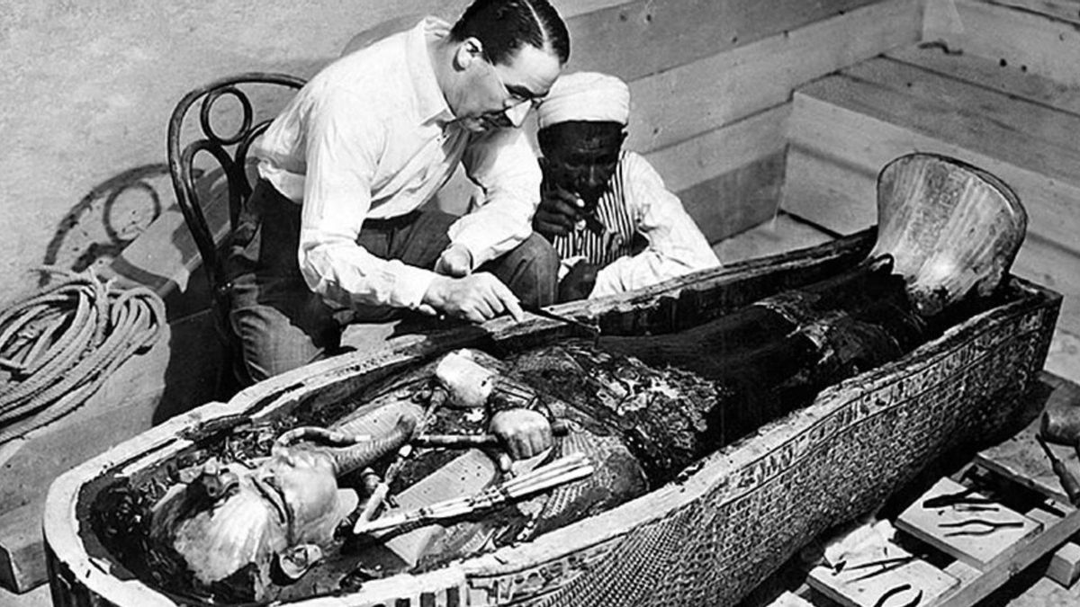 La momia de Tutankamón sufrió cortes con cuchillos calientes y una brutal manipulación antes de ser recompuesta en secreto