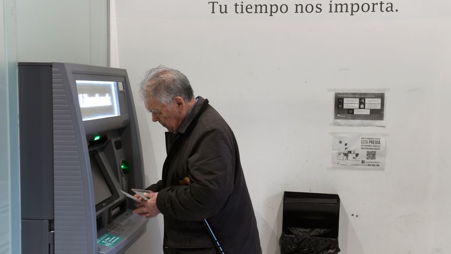 Un informe encargado por la banca limita la exclusión financiera a 650.000 personas