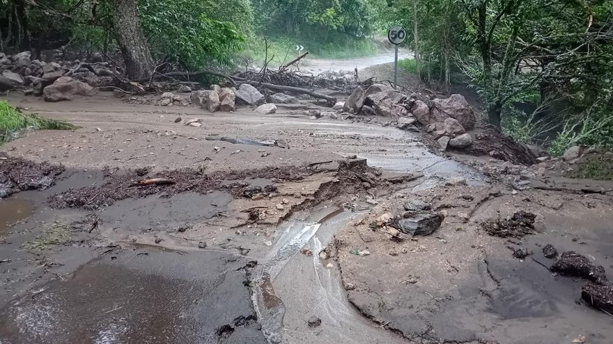Las fuertes tormentas provocan destrozos e inundaciones en el este de Ourense y el sur de Lugo