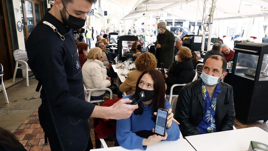 Canarias encabeza el aumento de la facturación del sector servicios con un 40,8% de subida en noviembre