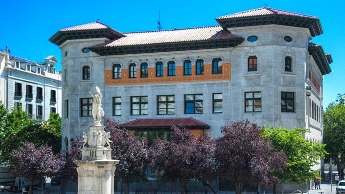 Oficina central de Correos en Santander, ubicada en la plaza de Alfonso XIII