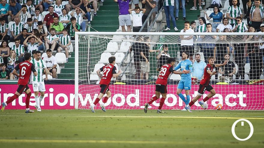 El Córdoba CF, incapaz de levantar partidos en El Arcángel