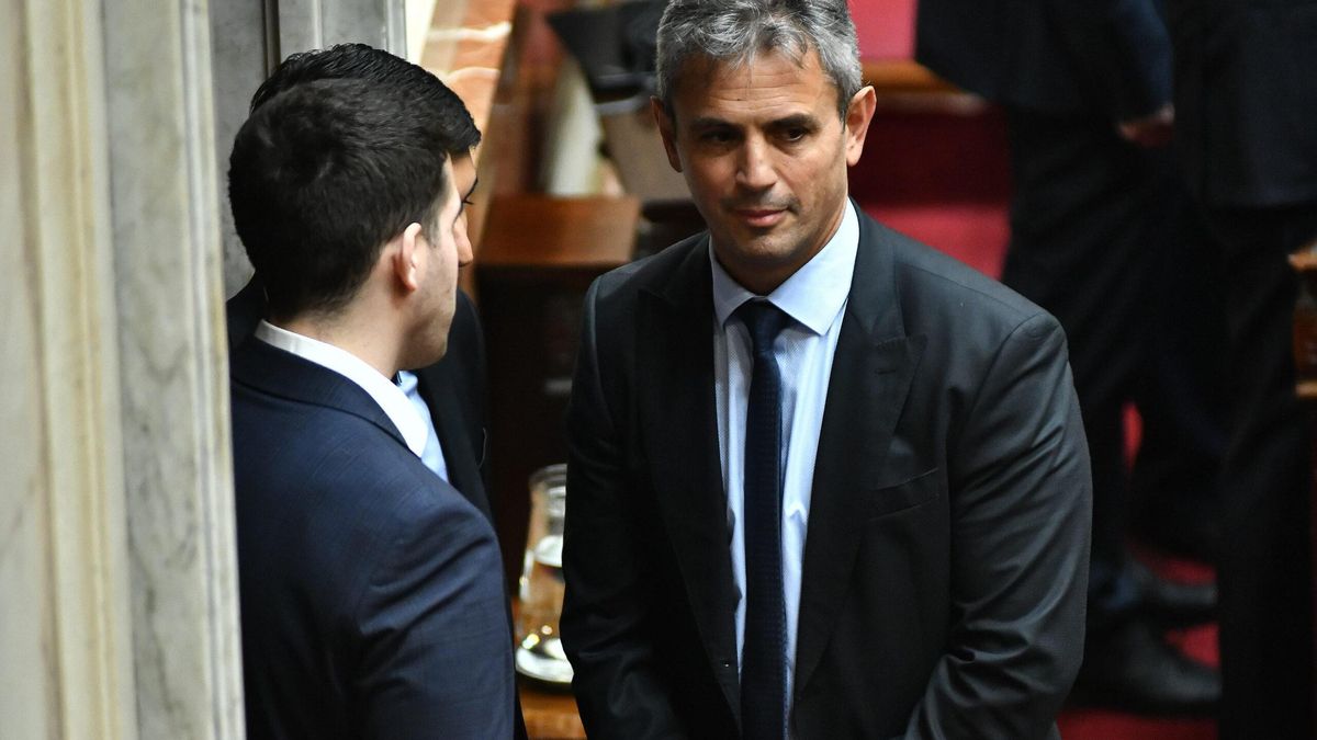 Martín Menem consiguió lo que Patricia Bullrich no pudo en el Senado: blindar a Adorni