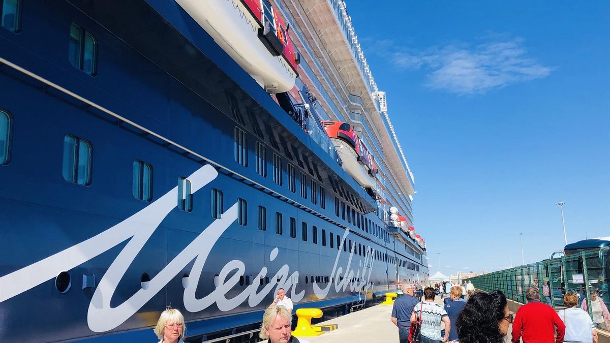 El crucero Mein Schiff 2 tiene previsto atracar en el puerto de Santa Cruz de Tenerife