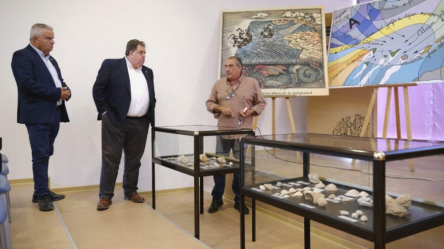 Juan Nicolás Cabrera, vicepresidente del Cabildo  José Domingo Fernández, director general de Lucha contra el Cambio Climático  y Luis Mata, director del Museo Arqueológico de Fuerteventura