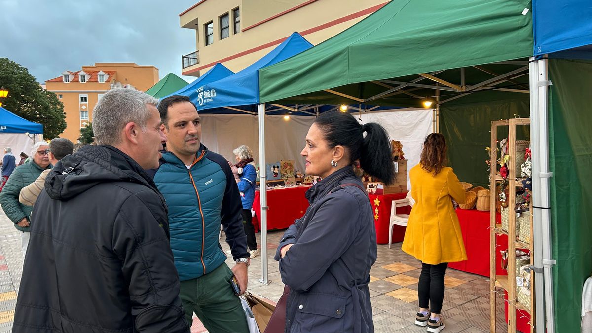Breña Alta inaugura su Feria de Artesanía navideña con la participación de quince profesionales del sector