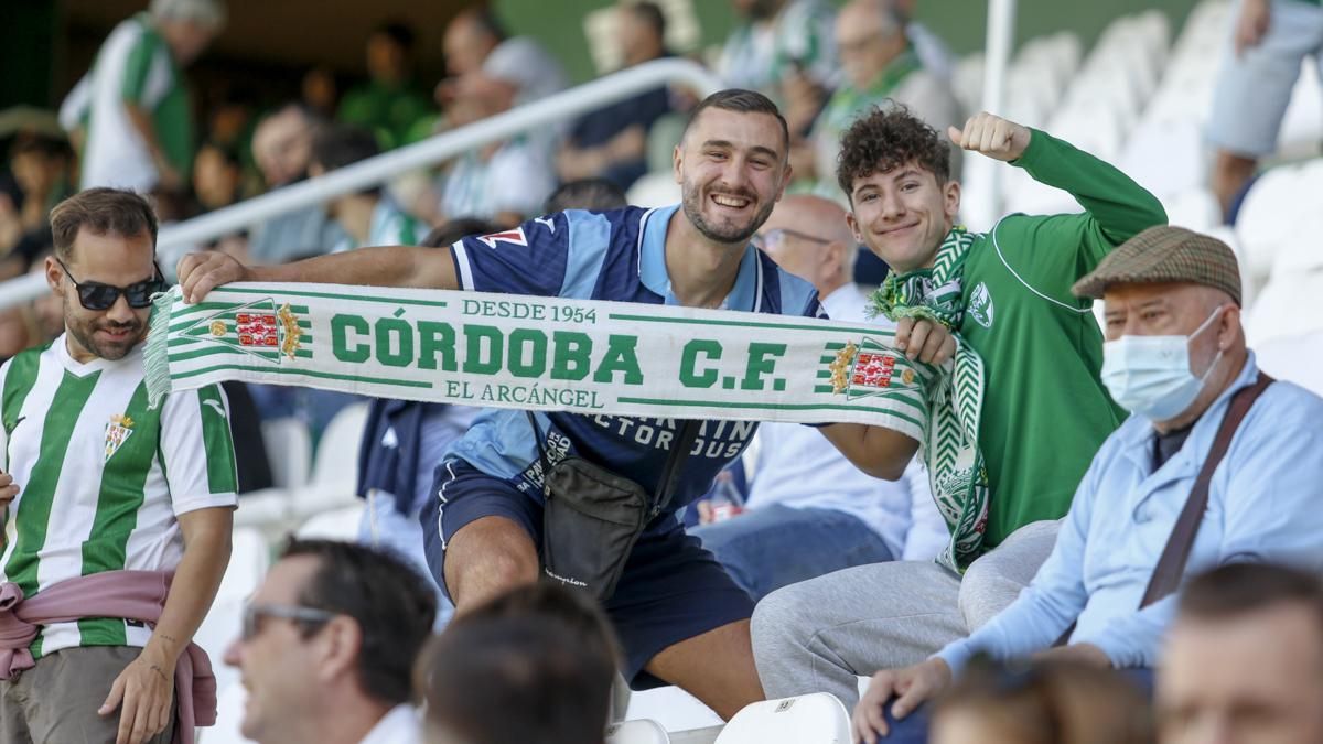 Grada Blanquiverde del Córdoba CF - SD Eibar