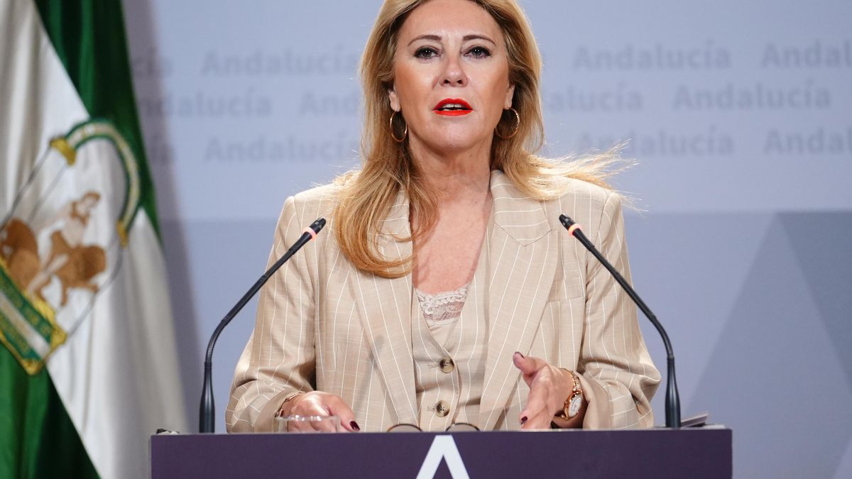 La consejera de Economía, Hacienda y Fondos Europeos y portavoz del Gobierno andaluz, Carolina España, en la rueda de prensa posterior a la reunión del Consejo de Gobierno.
