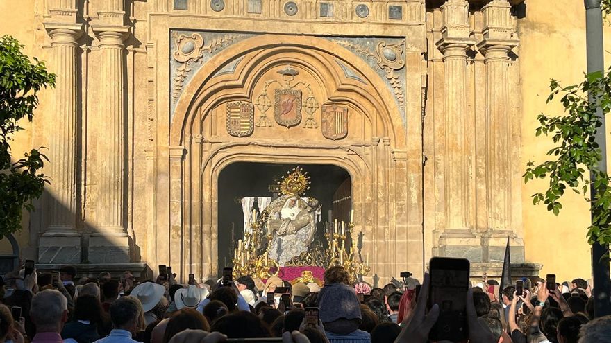 El paso de las Angustias, a su salida este Jueves Santo.
