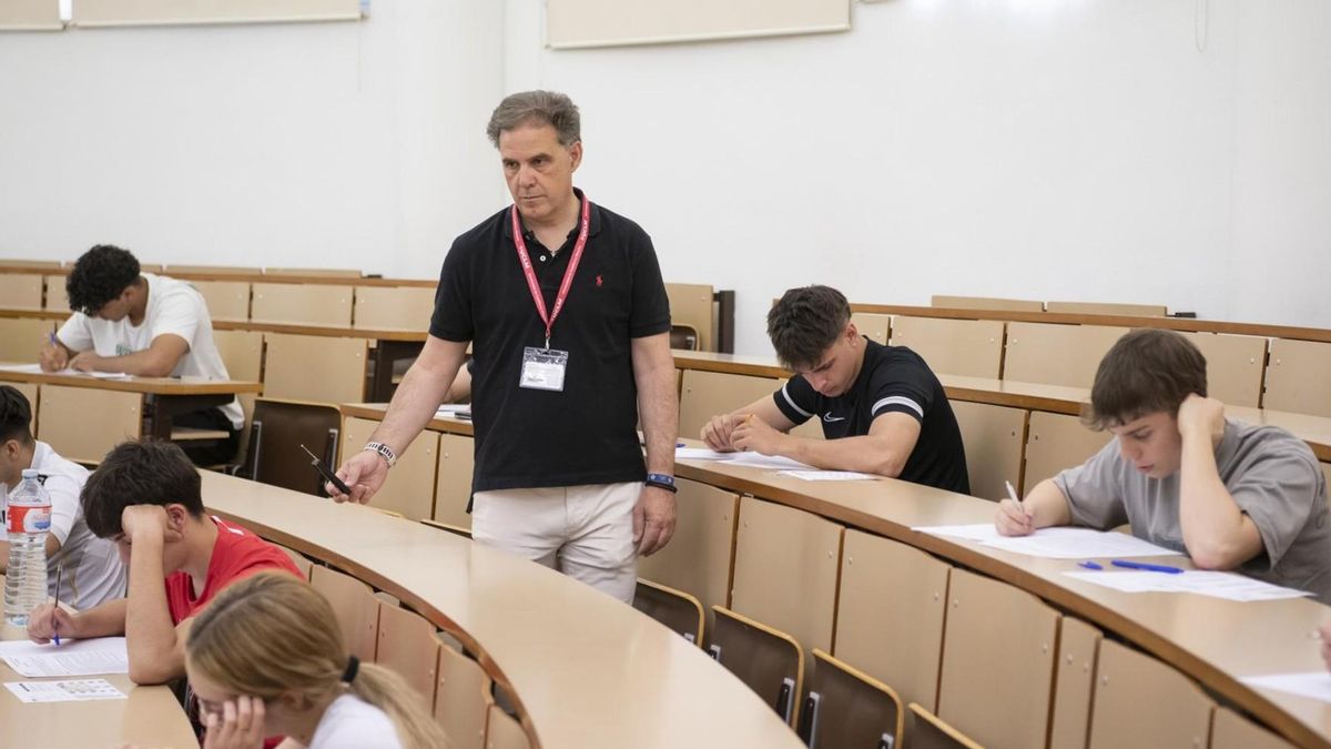 Bad Bunny se cuela en el primer examen de una PAU de Castilla-La Mancha de récord: casi diez mil estudiantes inscritos