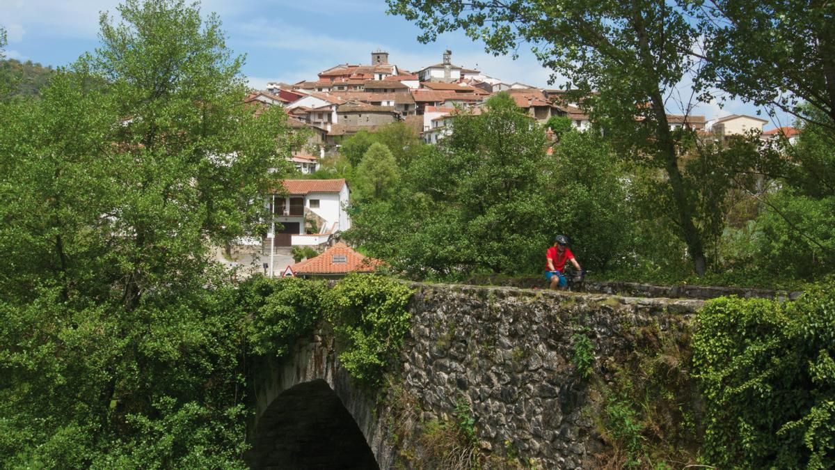 Puente sobre el río Cuerpo de Hombre 