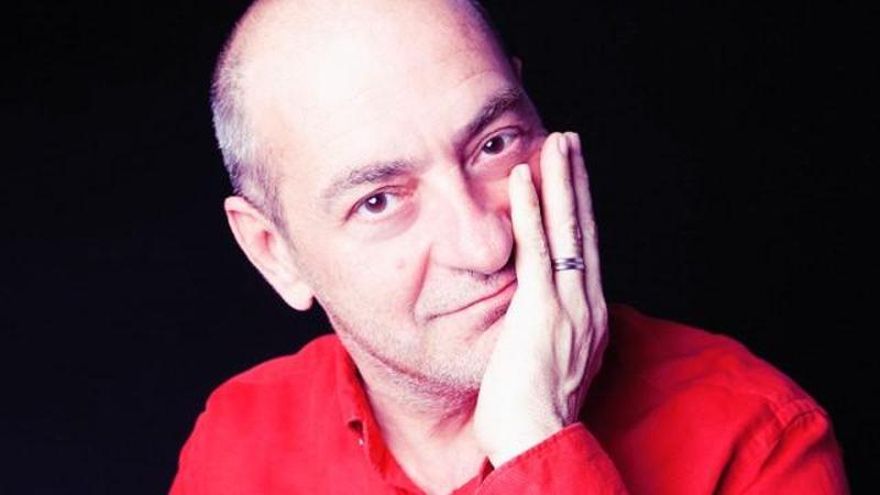 Carlos Rodríguez y la tragicomedia LGTBI en 'La Mancha Queer': brujas, gays, amor y sexo en la España "que quieren vaciar"