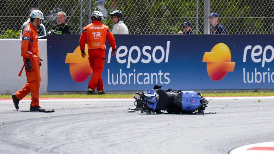 Los accidentes de Álex Márquez y Johann Zarco en MotoGP abren el debate sobre las banderas rojas: “Va por delante del show”