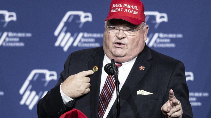 Trump cesa a director de Servicio de Impuestos tras solicitar datos de indocumentados