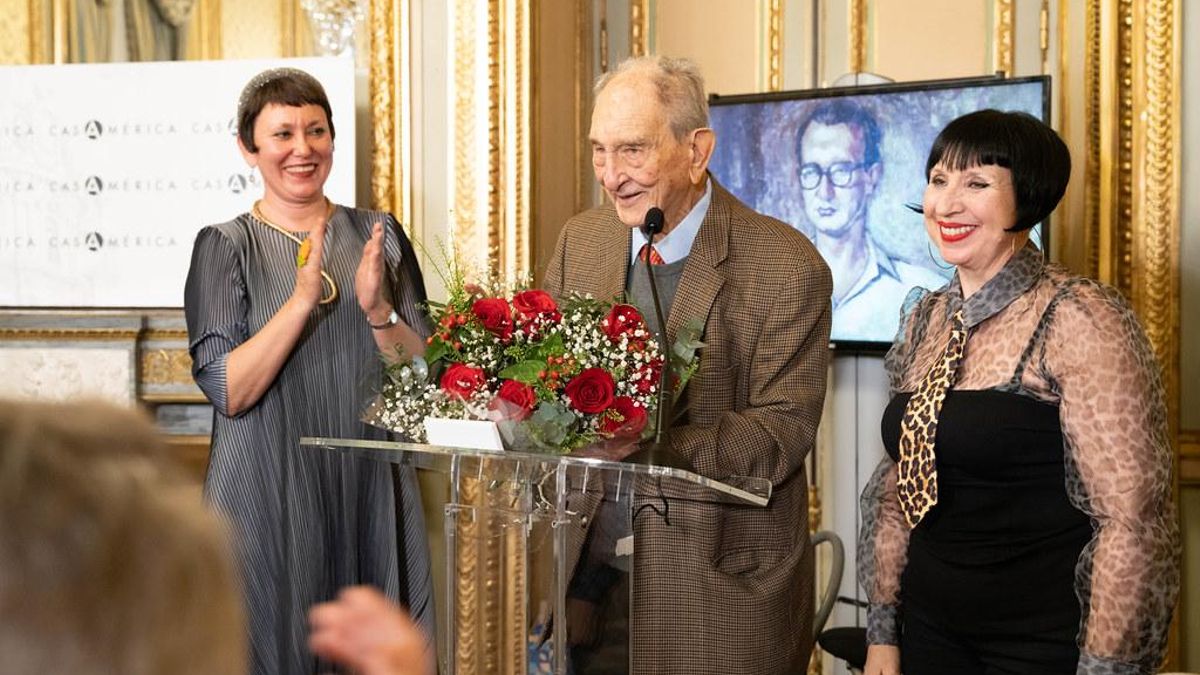Sánchez Albornoz en un homenaje en la Casa de América por sus 100 años