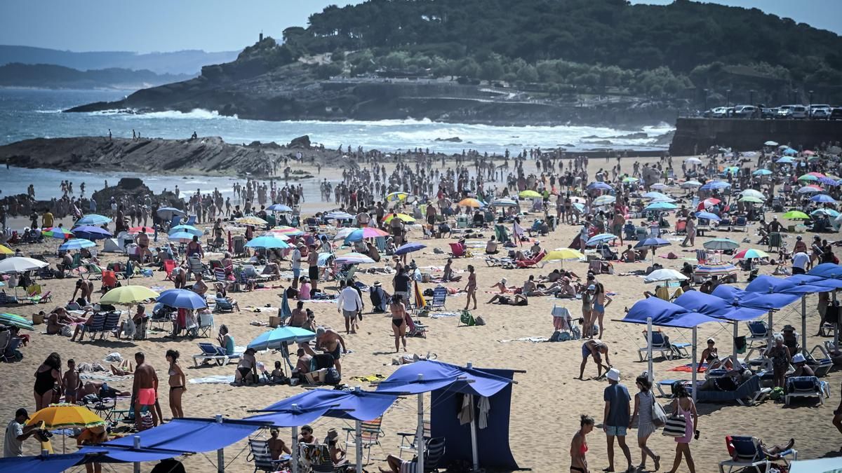 Turismo niega masificación en Cantabria y prevé una "muy buena" ocupación en agosto