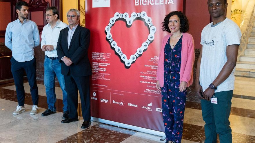 Las bicicletas conquistarán El Arenal de Bilbao con un mercadillo, ginkanas en familia y exposiciones temáticas