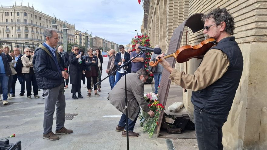 Homenaje en Zaragoza a las víctimas del franquismo: "Es una obligación ciudadana frenar la involución democrática"