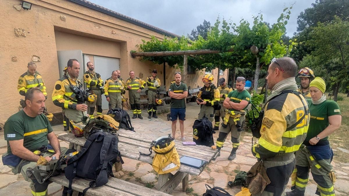 La provincia de León mantiene cuatro incendios graves en la comarca de El Bierzo y uno activo en Picos de Europa
