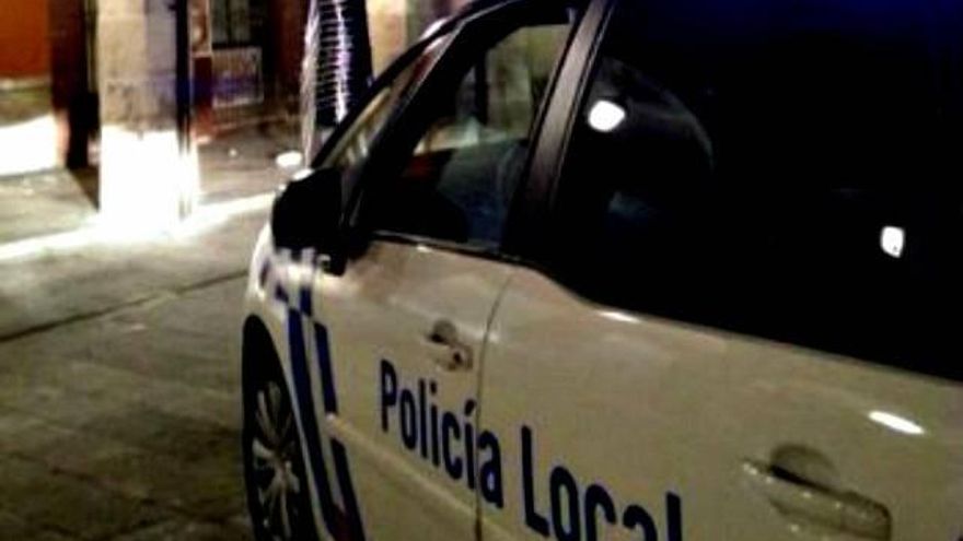Una patrulla de Policía Local de León, archivo.