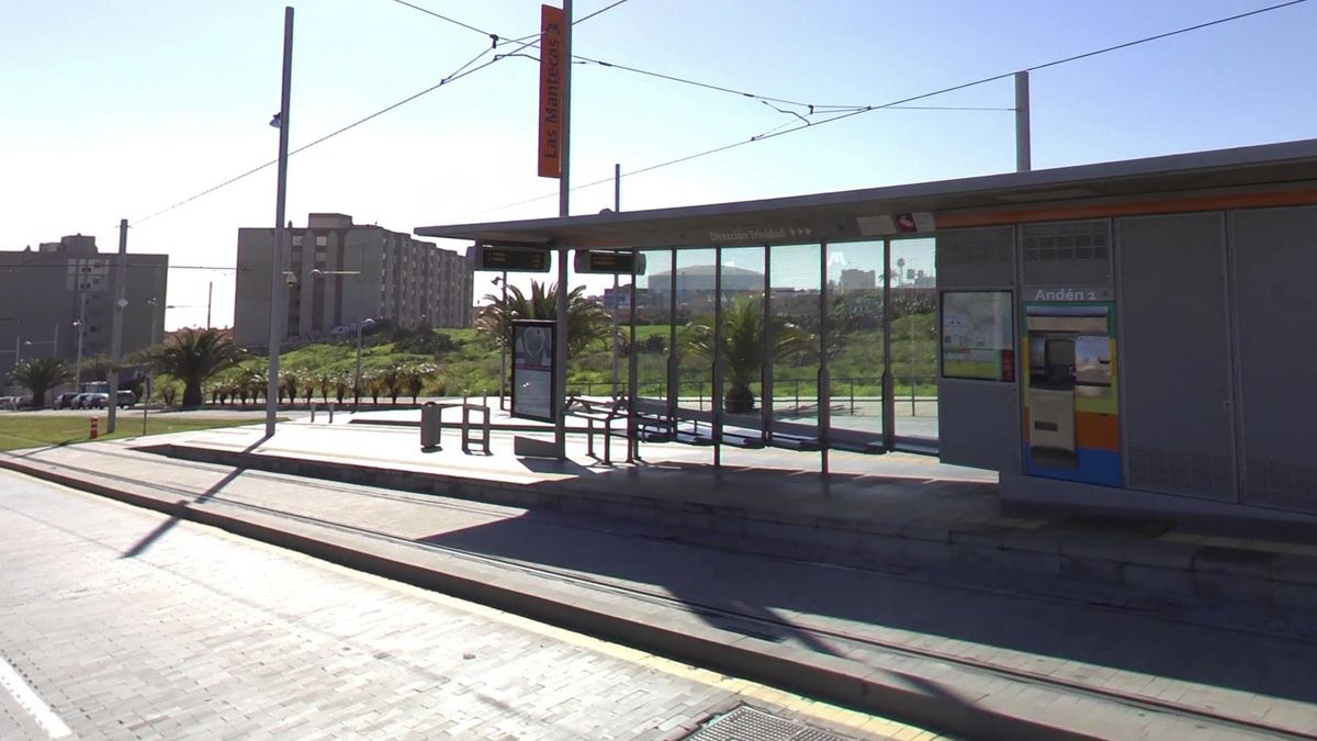 Cuatro años y medio de cárcel para tres personas por pegar una paliza a un hombre en una parada del tranvía