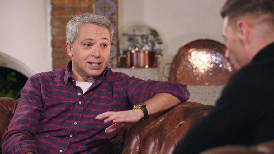 Vicente Vallés habló de su "competencia" con Piqueras tras las cámaras y señaló "el problema que nunca ha resuelto"