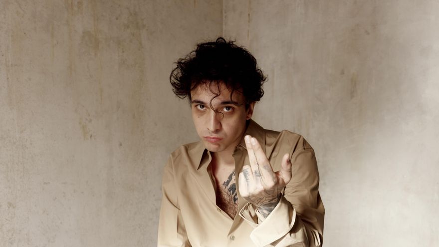 El romanticismo electrónico de Tananai se cierne sobre Barcelona desde la escena italiana