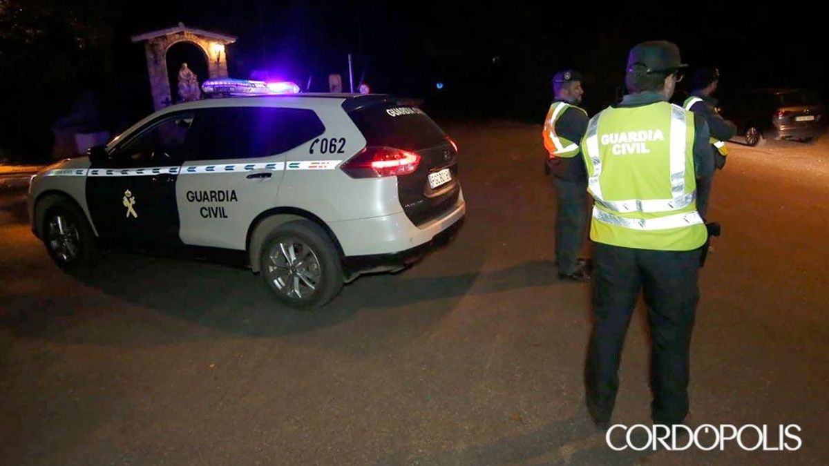 Colisión entre un autobús y un coche en la carretera de Trassierra