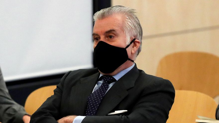 El extesorero del PP Luis Bárcenas sentado en el banquillo de los acusados el pasado lunes. EFE/Juan Carlos Hidalgo/Archivo