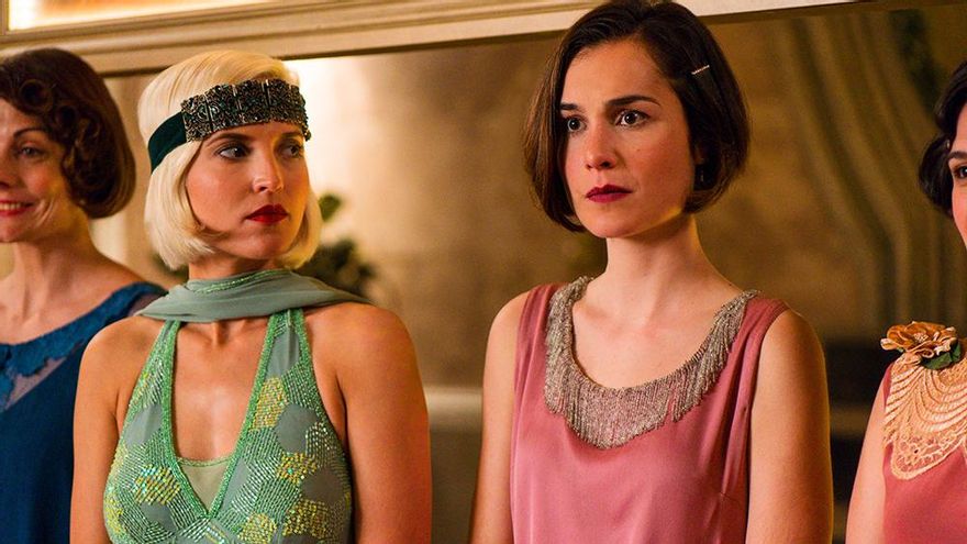 Ana Fernández y Nadia de Santiago en la 2ª temporada de Las chicas del cable