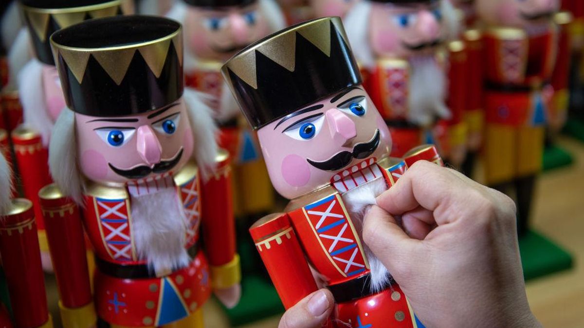 Cascanueces tradicionales hechos a mano en madera