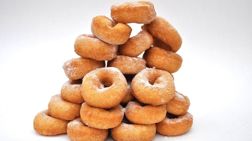 Esta versión de las rosquillas de Semana Santa con sabor a flan es muy fácil de preparar y la puedes tomar todo el año