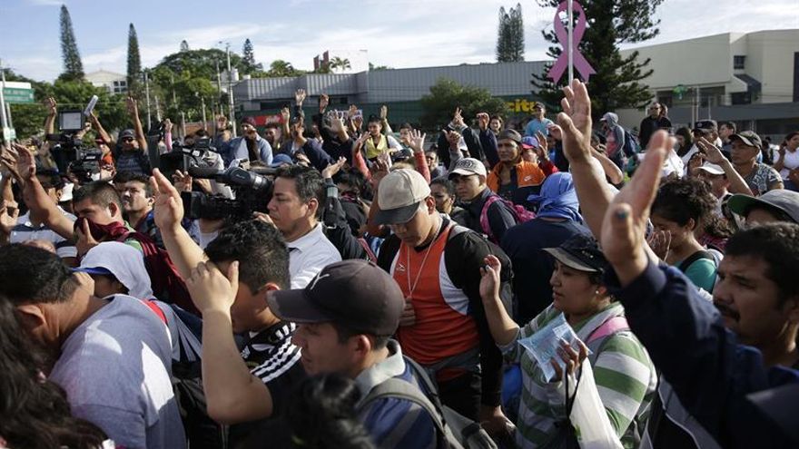 Unos 150 salvadoreños comienzan un viaje en caravana con rumbo a Estados Unidos