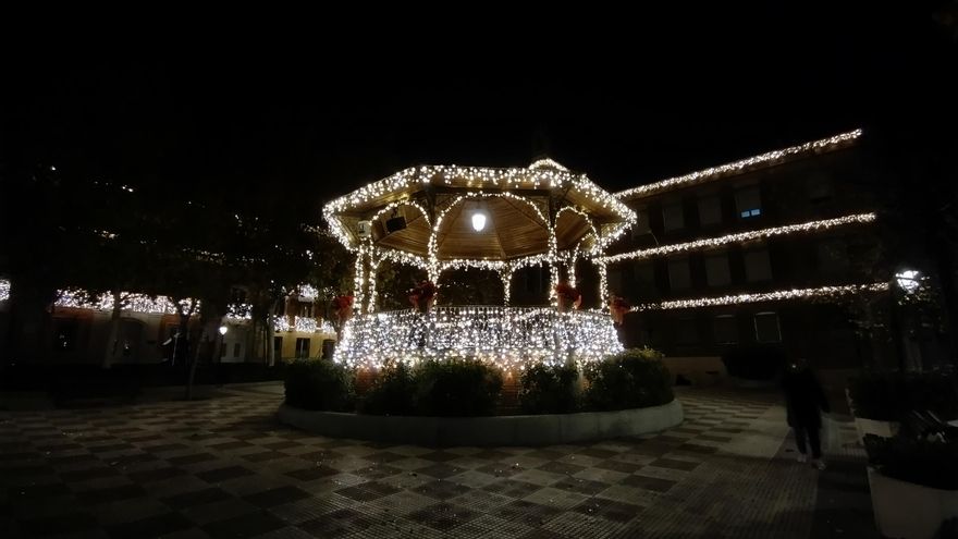 El inesperado espectáculo de luces y música en la plaza de Chamberí que ilumina la Navidad