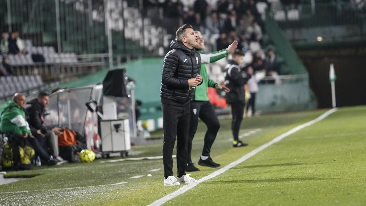 Iván Ania: "Fuimos superiores ante un equipo muy difícil"