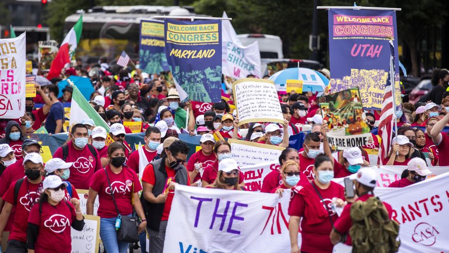 "¡Sí se puede!", el alarido de cientos de migrantes ante el Congreso de EE.UU.