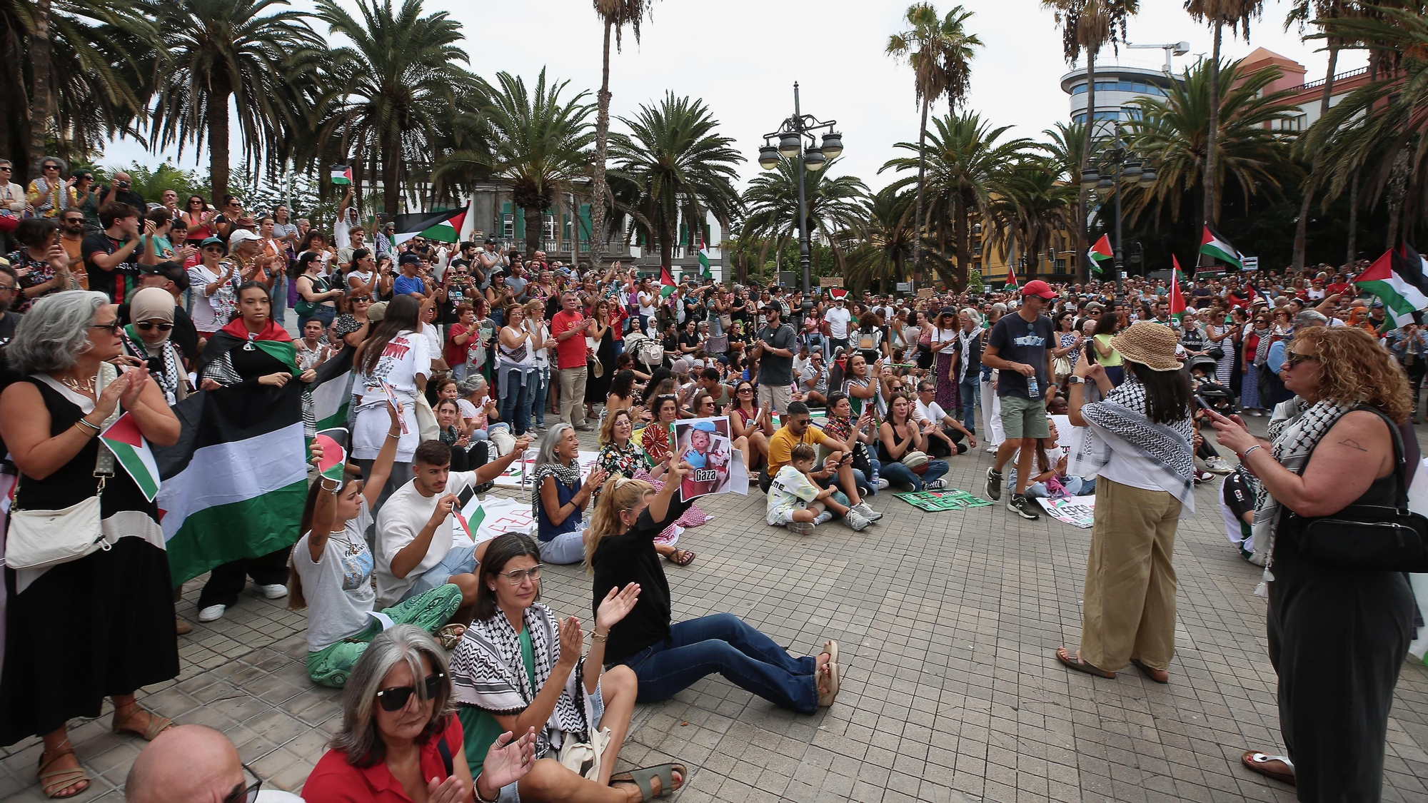 En imágenes || Manifestación en Gran Canaria en apoyo a Palestina