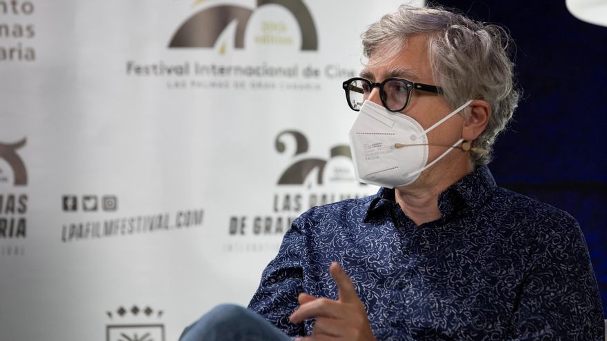 Trueba muestra la inmigración como "un problema histórico bajo la alfombra"