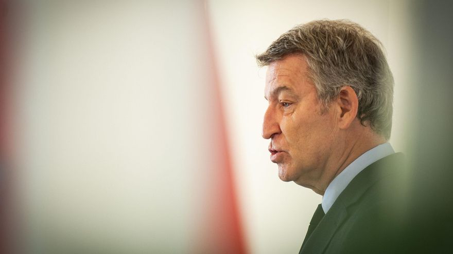 El presidente del PP, Alberto Núñez Feijóo, interviene en un desayuno informativo organizado por la Cámara de Comercio de EE.UU en España, a 23 de abril de 2025, en Madrid (España).