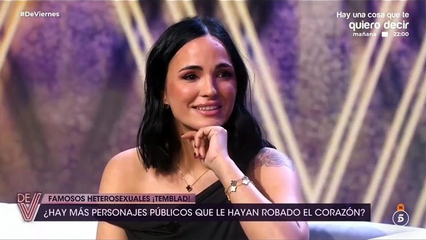 Claudia Bavel se retracta de sus palabras sobre Figo en 'De Viernes' con cachondeo por su representante, Yola Berrocal