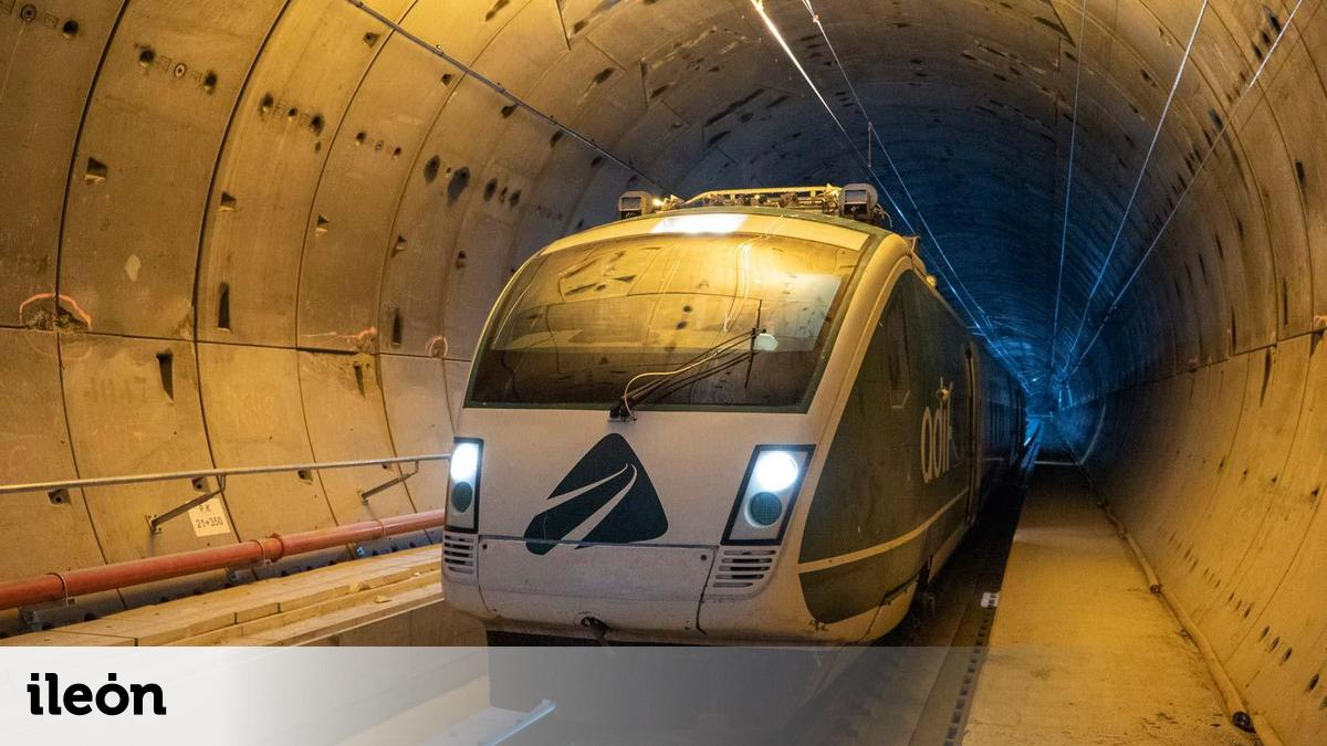 Un tren de alta velocidad atrapado en la Variante de Pajares entre León ...